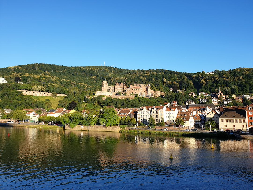 découvrez le tourisme rural : une expérience authentique au cœur de la nature, entre traditions locales, paysages pittoresques et activités de plein air. partez à la rencontre des savoir-faire artisanaux et profitez de moments privilégiés loin de l'effervescence urbaine.